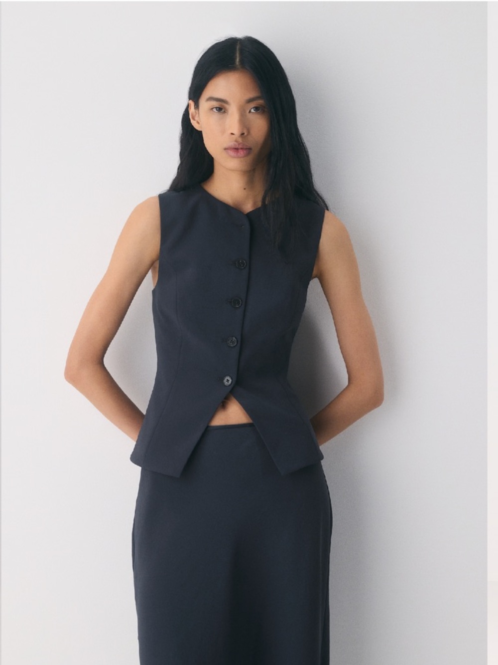 Aritzia Regal Vest Size 0, 12 NWT